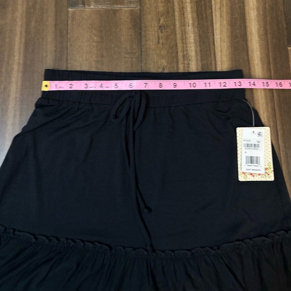 NWT Sz S Black Ruffle Hem Mini Skirt Tiered Flowy Elastic Waist Trumpet Y2K Goth - Picture 2 of 7